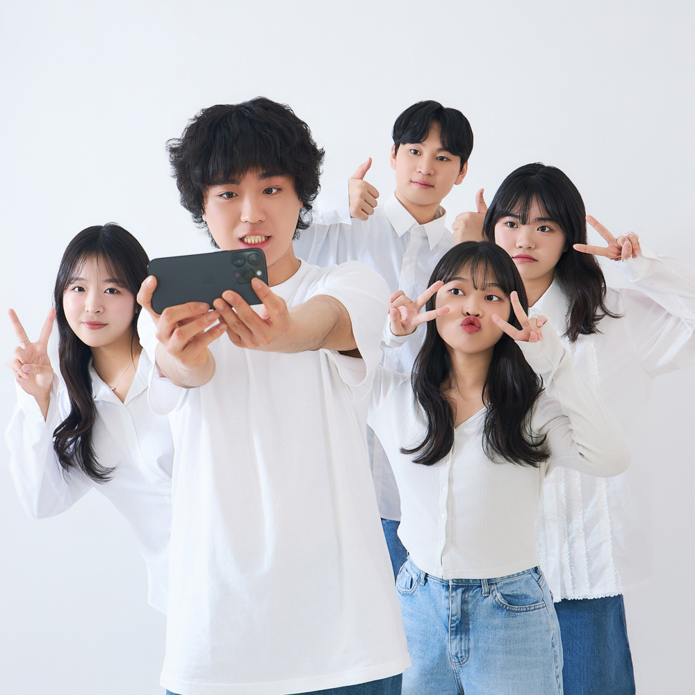 Y퓨처리스트 세로단체샷
